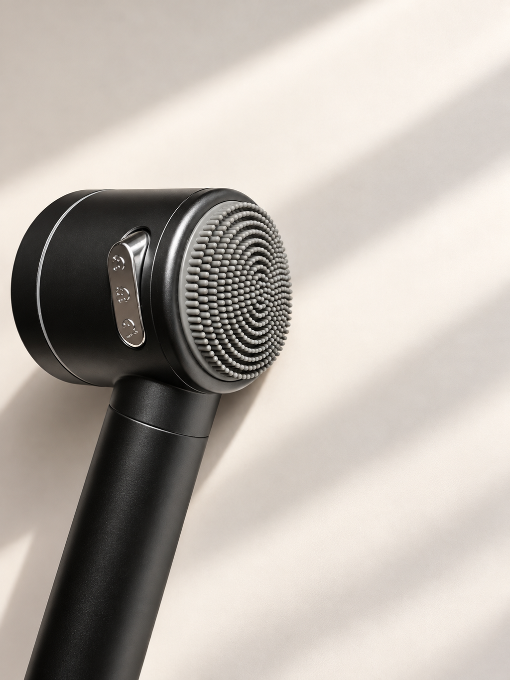 CLEAU Filtered Shower Head Activated Carbon Filter with Collagen + Hyaluronic Acid – Dark Gray