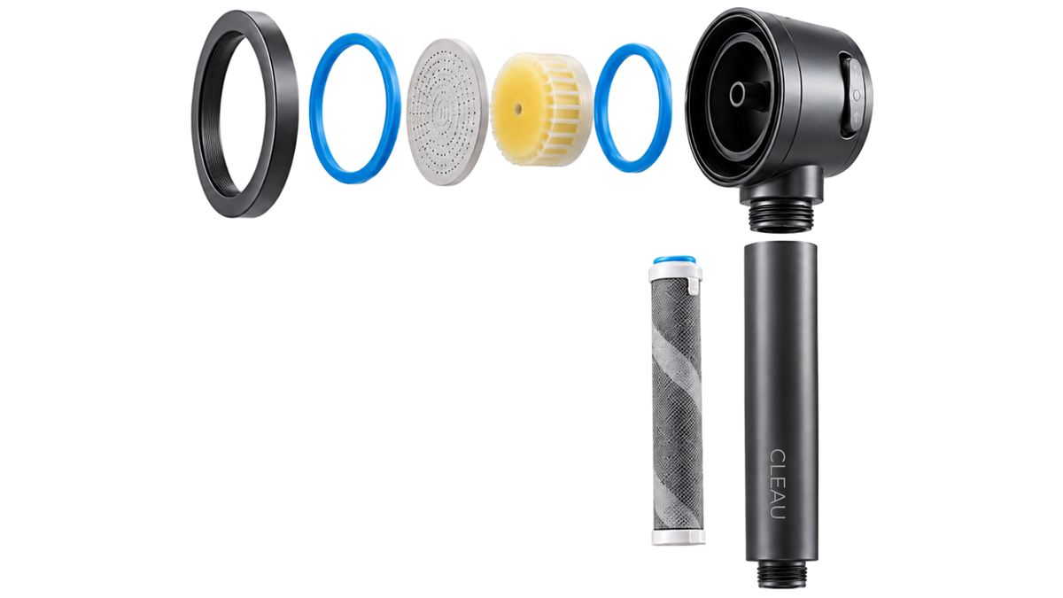 CLEAU Filtered Shower Head Activated Carbon Filter with Collagen + Hyaluronic Acid – Chrome
